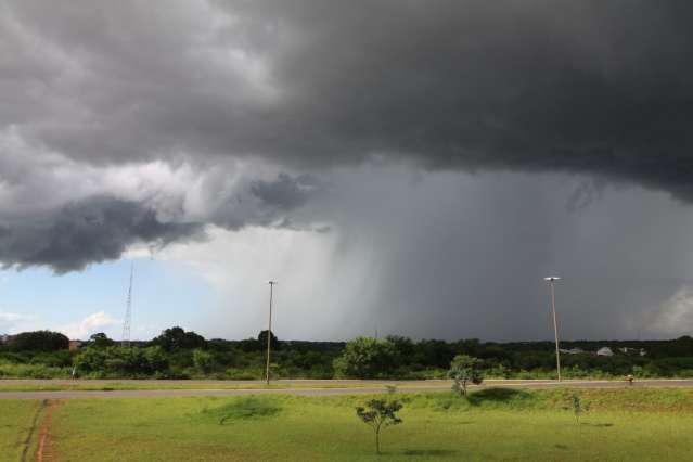 Outono ter&aacute; temperaturas mais altas, frio intenso e muita chuva em maio
