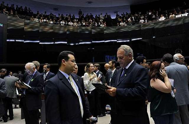 Para F&aacute;bio Trad dificuldade de conviv&ecirc;ncia p&otilde;e PMDB e PT em palanques diferentes