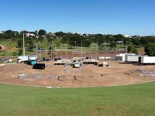 Estrutura começou a ser montada na segunda-feira passada no Parque das Nações. (Fotos: Divulgação).