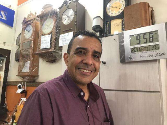 Do fim do rel&oacute;gio ao &quot;Cidade Limpa&quot;, lojistas recordam mudan&ccedil;as da 14