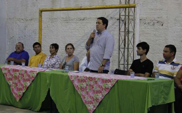 Deputado participa da assinatura de conv&ecirc;nios e divulga emenda para Bonito