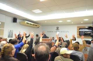 Presentes em audiência, moradores se dizem contra ao fechamento da unidade. (Foto: Vanessa Tamires)