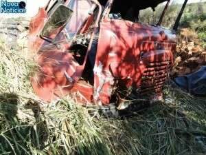 Acidente entre caminh&atilde;o e carro deixa uma pessoa ferida na BR-267 