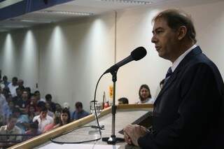 Bernal durante discurso na Câmara. (Foto: Marcos Ermínio)