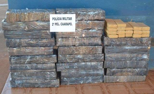 Adolescente &eacute; flagrado dirigindo carro e transportando maconha na MS-156