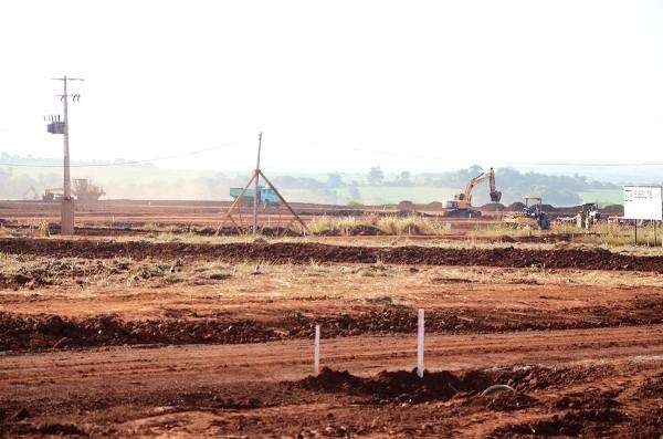 Chuva atrapalha e obras de f&aacute;brica chinesa devem terminar em 2017