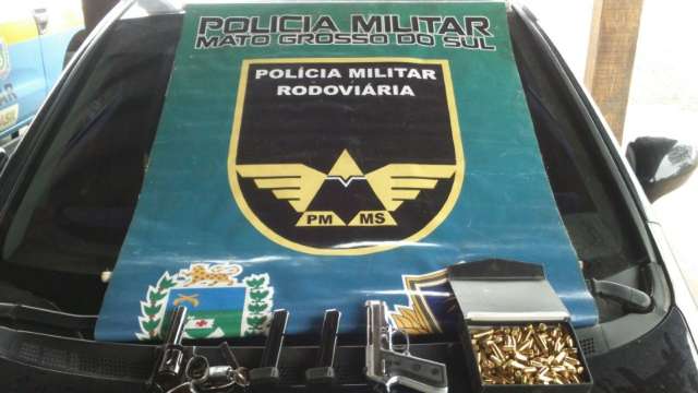 Homem esconde armas em estepe de ve&iacute;culo e acaba preso pela PMR