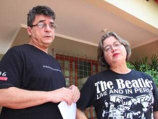 Dênis Pires e Maria Rita, professores universitários, são vítimas de empresa que vende ingressos falsos (Foto: Marcos Ermínio) 
