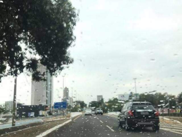 Pingos se espalham pela cidade e torcida &eacute; por chuva &ldquo;de verdade&rdquo;