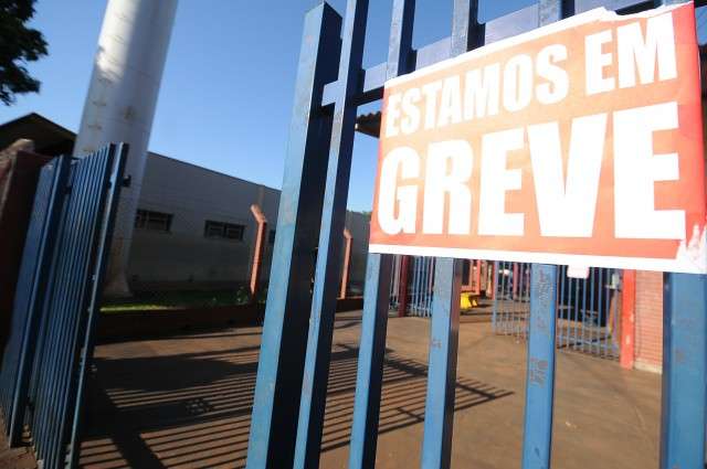 Greve completa 4 dias e tem  90% de ades&atilde;o, estima sindicato