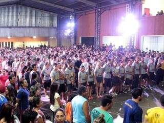 Alunos participam da cerimônia de abertura da edição anterior do Juca (Foto: Divulgação/Unigran Capital) 
