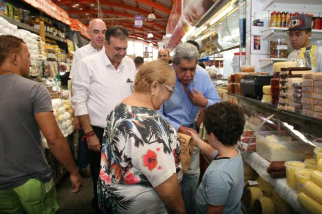 Ap&oacute;s visita surpresa a prefeito, Puccinelli vai comer pastel no Mercad&atilde;o