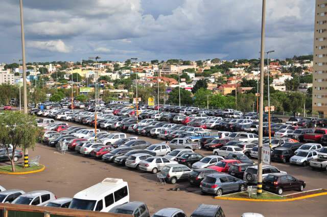  Vendas em shoppings centers no Brasil crescem 13% neste Natal