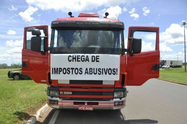 Transportadoras pedem socorro ao governo para n&atilde;o parar atividades