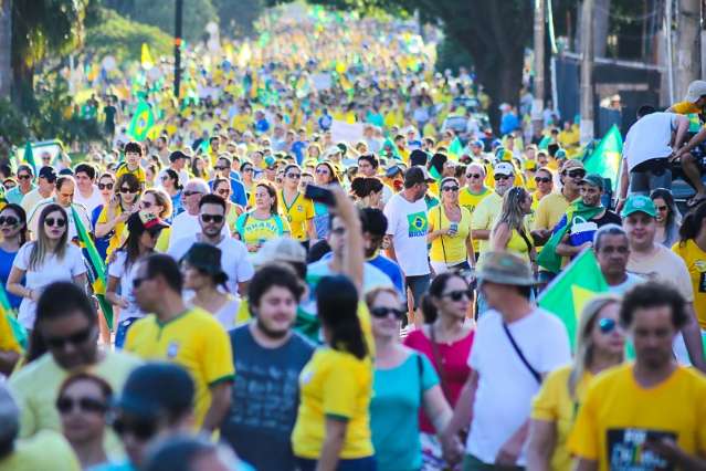 Dilma est&aacute; fora, afirmam ex-deputados que votaram no impeachment de Collor