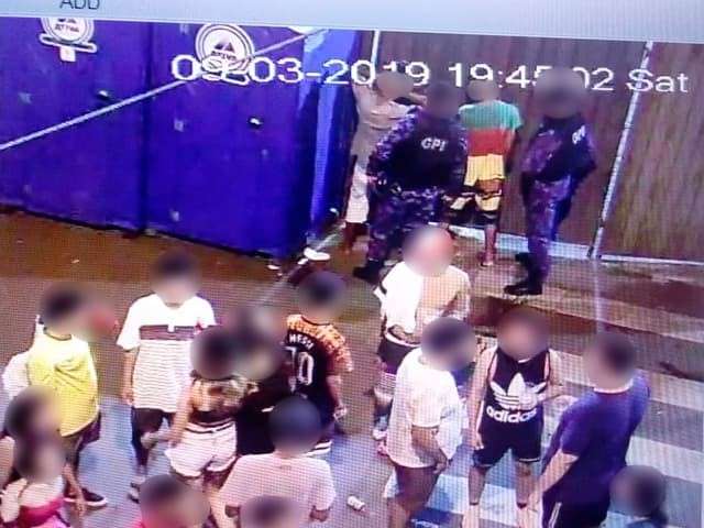 C&acirc;meras flagram tr&aacute;fico de drogas, 2 s&atilde;o presos e menor &eacute; apreendido