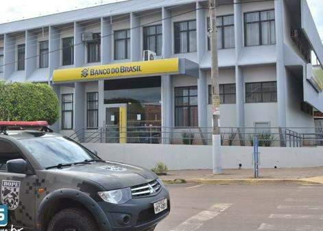 Bandidos tentam explodir caixa, mas fogem ap&oacute;s alarme do banco disparar