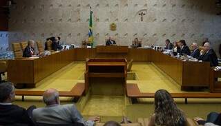 Ministros do Supremo Tribunal durante sessão nesta quinta-feira (Foto: Antônio Cruz/Agência Brasil)