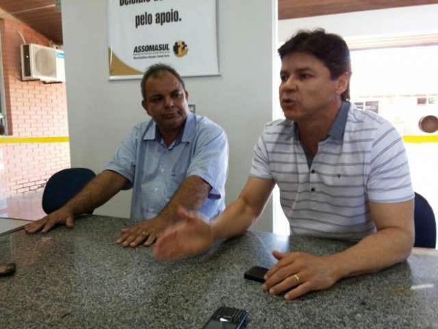 PT descarta &quot;sonho nacional&quot; de uni&atilde;o com PMDB e fecha com PSDB