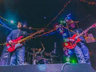A banda campo-grandense &quot;Gobstopper&quot; é uma das atrações do Molho Rock do 21 Music Bar. (Foto: Vaca Azul) 