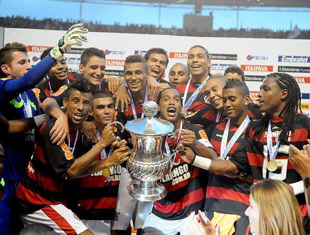  Flamengo conquista Ta&ccedil;a Guanabara com gol de Ronaldinho Ga&uacute;cho