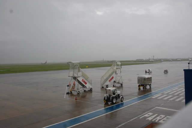  Aeroporto de Campo Grande opera normalmente mesmo com chuva