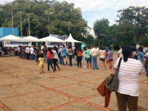 No Dia do Trabalhador popula&ccedil;&atilde;o se re&uacute;ne em busca de um emprego