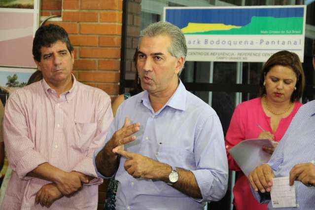 Reinaldo diz que reajuste dado por Andr&eacute; a professores foi irrespons&aacute;vel