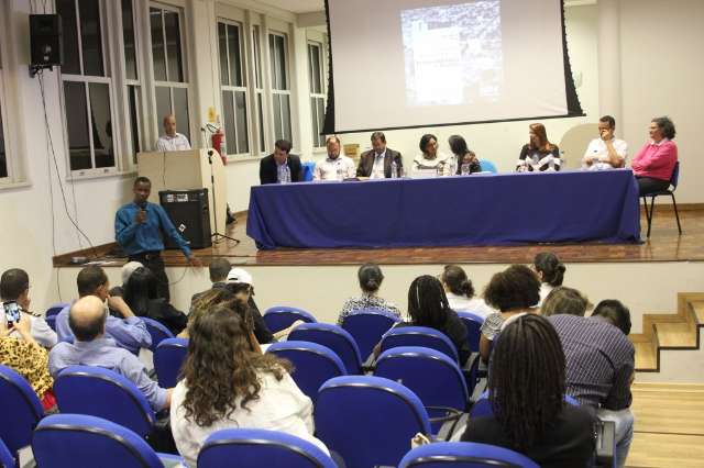 Audi&ecirc;ncia discute imigra&ccedil;&atilde;o haitiana e exibe exemplos de solidariedade