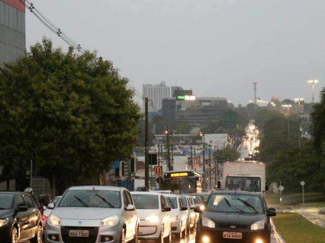 Chove sem parar e tem cidade que j&aacute; acumula 20 mil&iacute;metros 