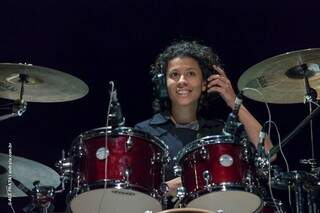 Ju Souc começou como baterista. (Foto: Divulgação)