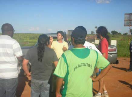  Secretário presencia clima tenso entre índios e fazendeiros em Iguatemi