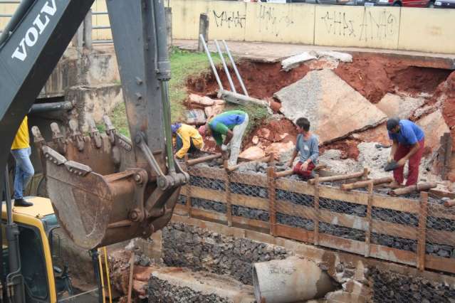 Obras na Fernando Corr&ecirc;a est&atilde;o aceleradas, mas sem prazo para conclus&atilde;o