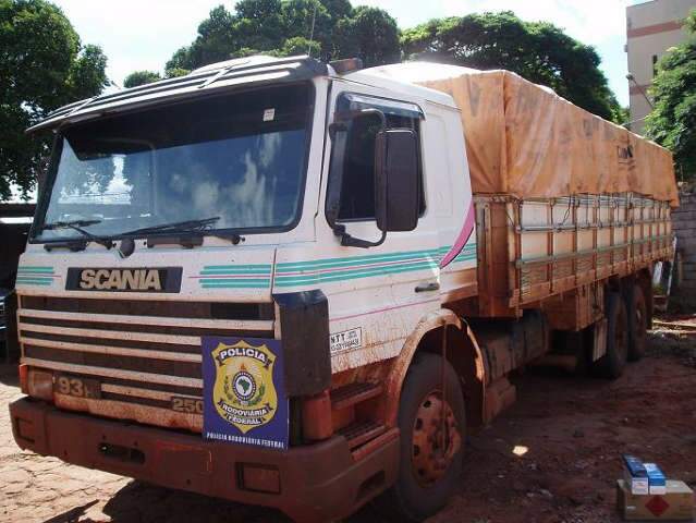  PRF prende motorista "conhecido da Pol&iacute;cia" com contrabando de cigarros