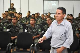 Militares passara por treinamento ontem na
Coordenadoria de Vetores (Foto:Divulgação)