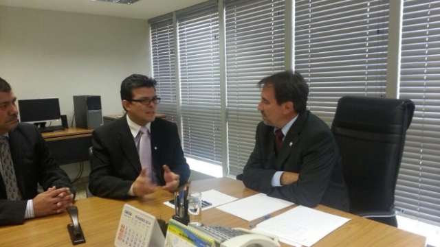 Ministro garante celeridade para obras do PAC na Capital, diz Olarte