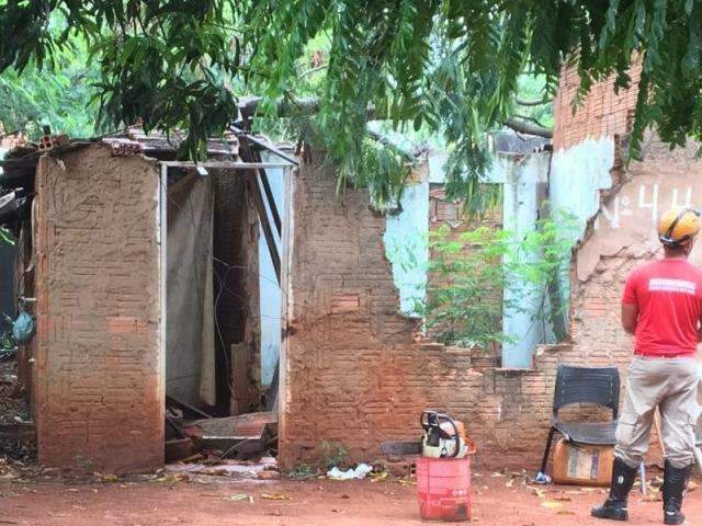 Inc&ecirc;ndio destr&oacute;i ed&iacute;cula em ponto de encontro de usu&aacute;rios de drogas