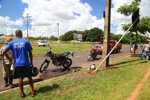 Colisão entre motos na Guaicurus fere 3 pessoas; uma foi lançada 30 metros
