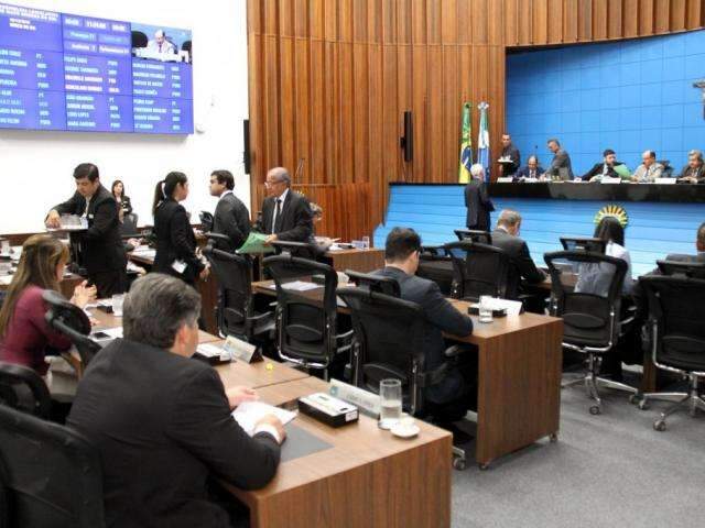 Deputados aprovam aux&iacute;lio-transporte de at&eacute; R$ 7,2 mil para ju&iacute;zes do Estado