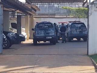 Quadrilha tentou vender pneus e rodas de carro furtado da PF pela internet