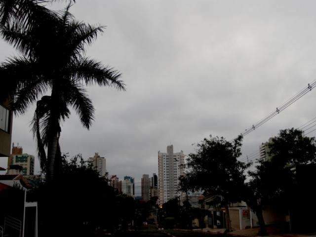 Ap&oacute;s clima mudar na Capital, aeroporto amanhece operando por instrumentos