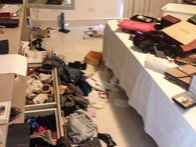 Moradora viaja e casa em condom&iacute;nio de luxo &eacute; invadida por bandidos 