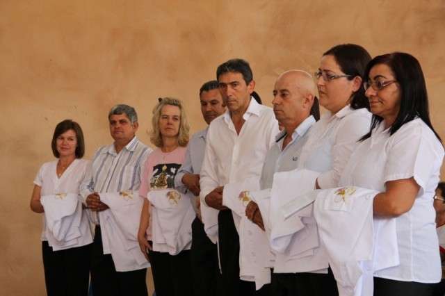 14 membros da comunidade são instituídos ministros da eucaristia (Foto: Marcos Ermínio)