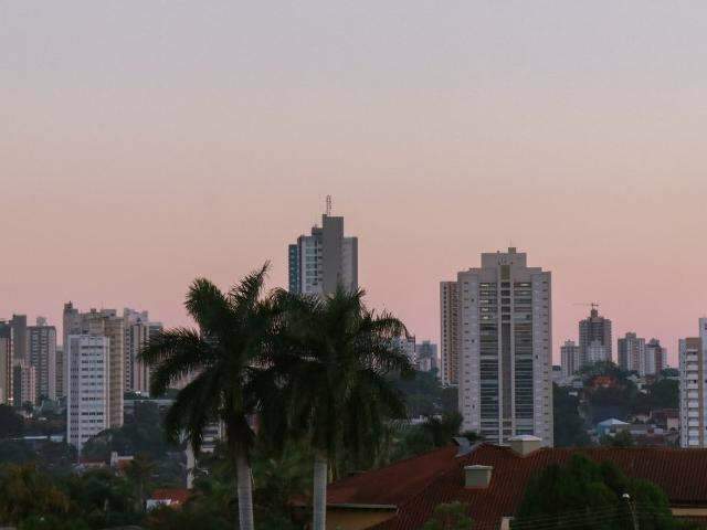 Quinta-feira será de calor de 36°C e pancadas de chuva isoladas em MS