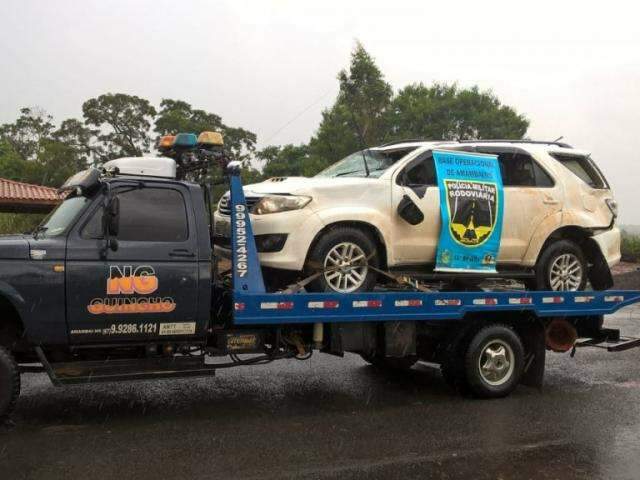 Camionete roubada no RS &eacute; abandonado ap&oacute;s capotagem na MS-485