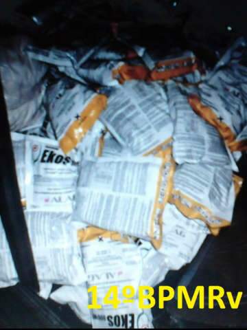 Ap&oacute;s den&uacute;ncia an&ocirc;nima, pol&iacute;cia apreende agrot&oacute;xicos contrabandeados