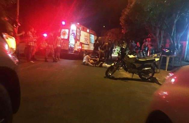 Homem &eacute; morto a tiros enquanto tomava terer&eacute; em cal&ccedil;ada