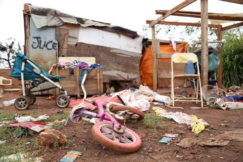 Aluguel caro infla e até cria "mercado de barracos" em favela há 10 anos