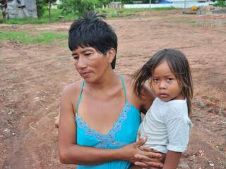Luzinete tem 5 filhos e deixou aluguel para viver na comunidade.