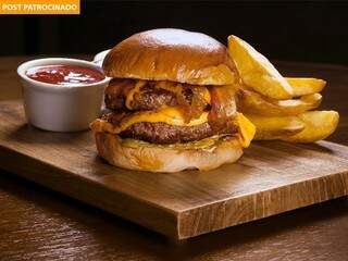Por apenas R$ 32,90, o cliente tem direito a hambúrguer e batata frita à vontade. (Foto: Divulgação)